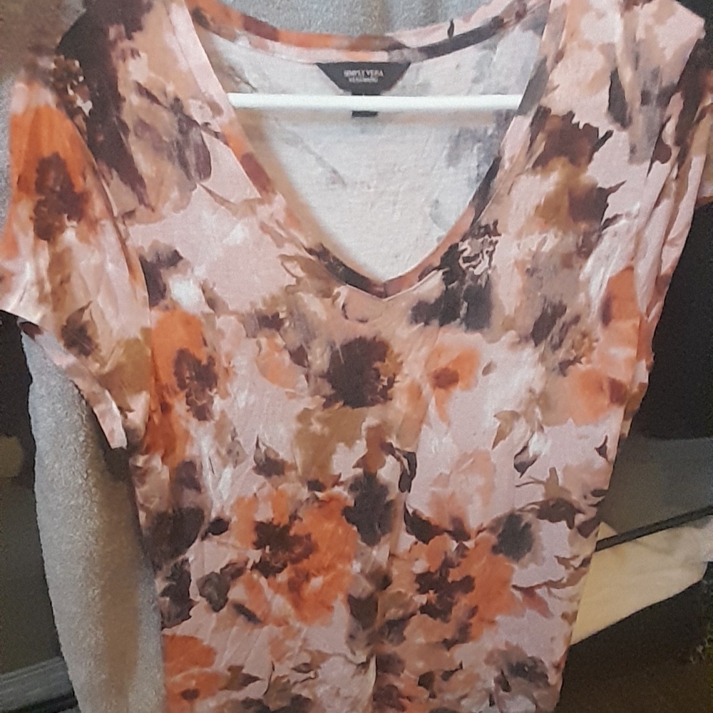 Simply Vera Vera Wang Orange and Brown Floral V-Neck Tee
